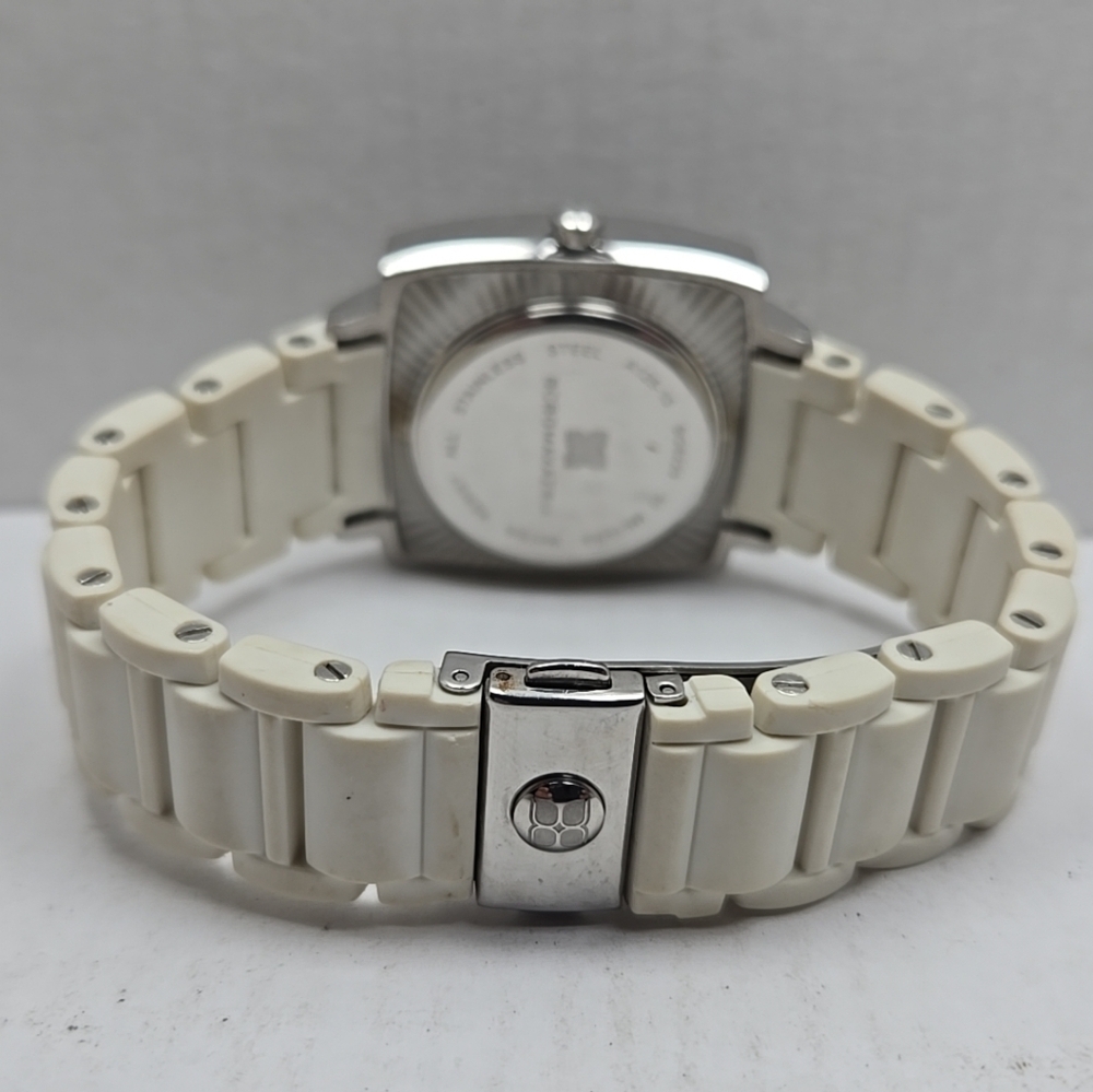 Womens BCBGMAXAZRIA BG8229 Elite Sport Watch White Rubberized Band New Battery - Picture 7 of 15